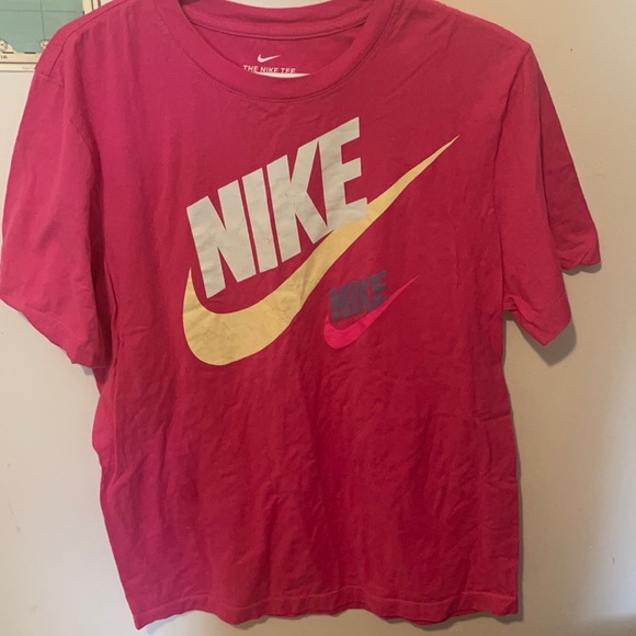 Nike shirt ! - Picture 1 of 3